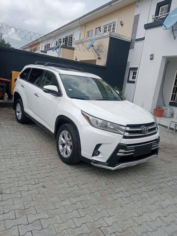 Main image of 2015 Toyota Highlander XLE